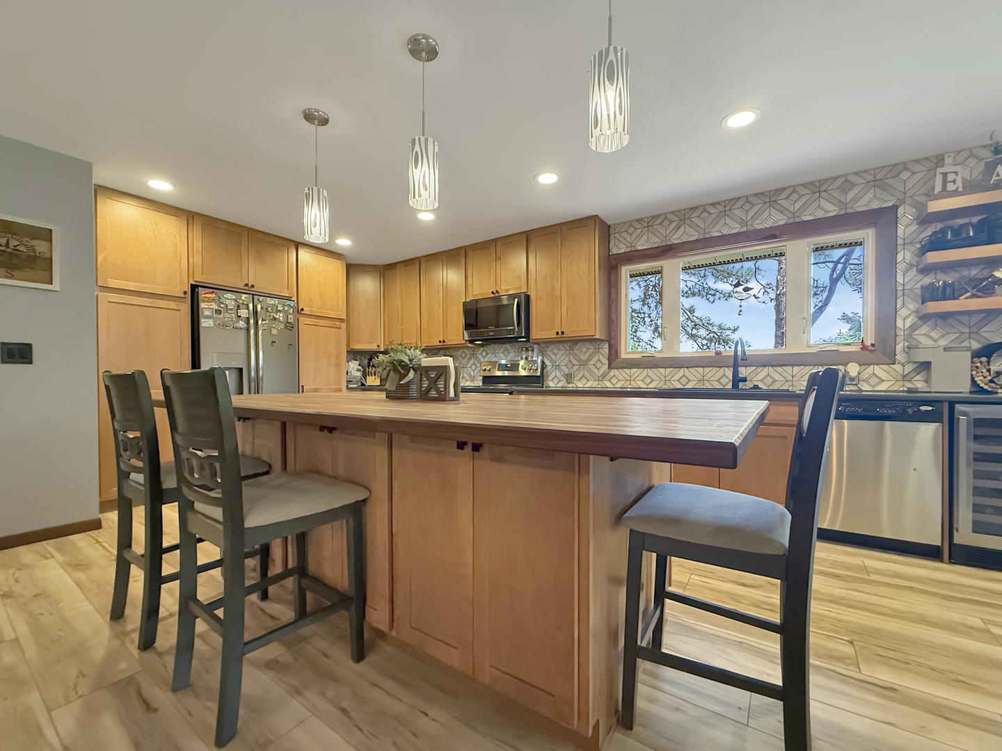 365 Highland Drive Property Photo 17