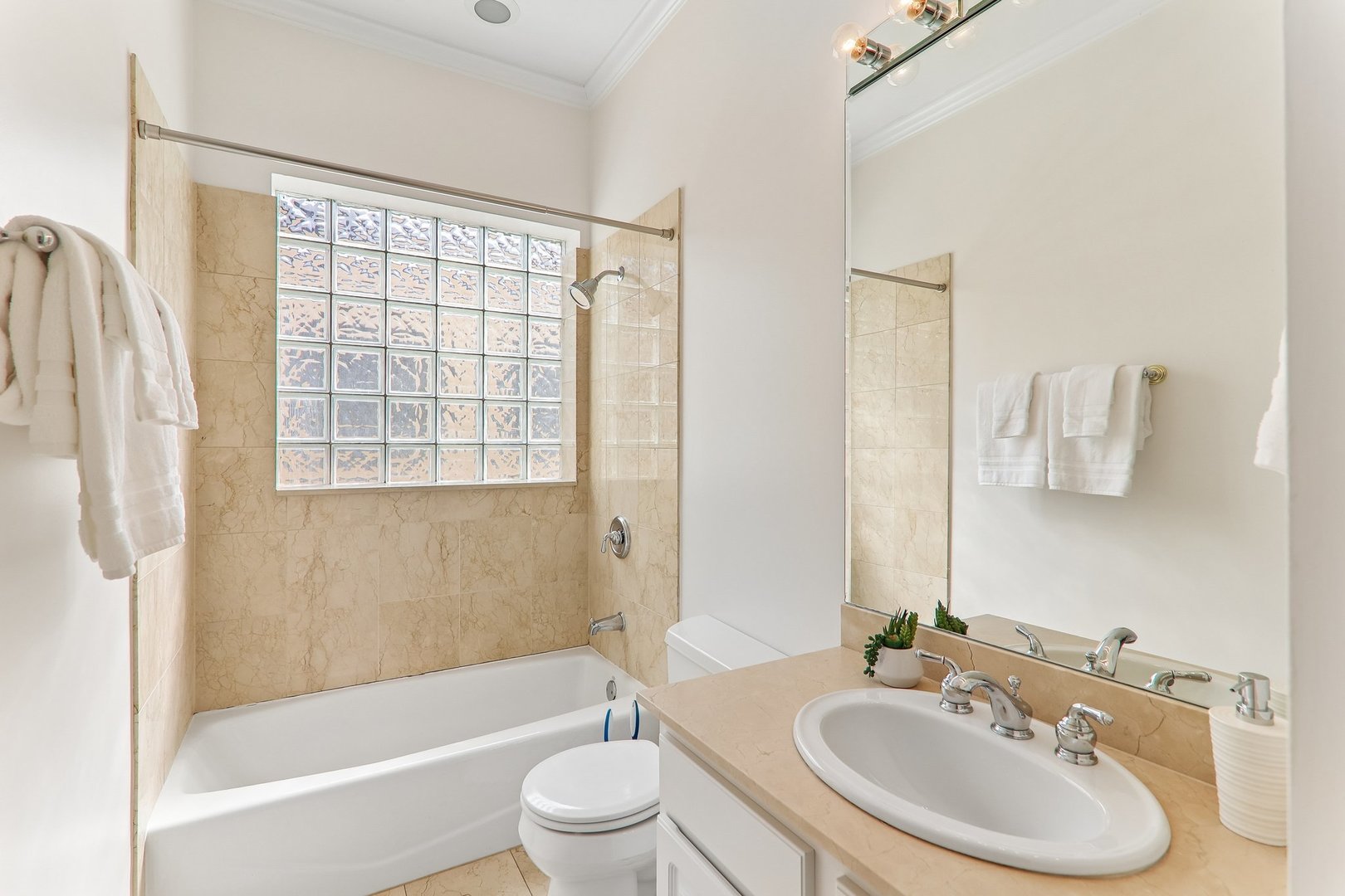 2846 N Halsted Street 4s Property Photo 17