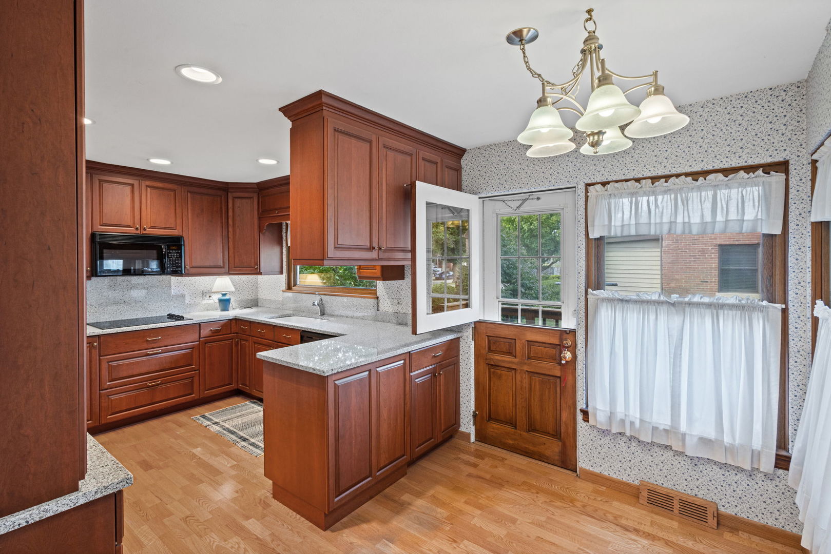 248 E Washington Boulevard Property Photo 17
