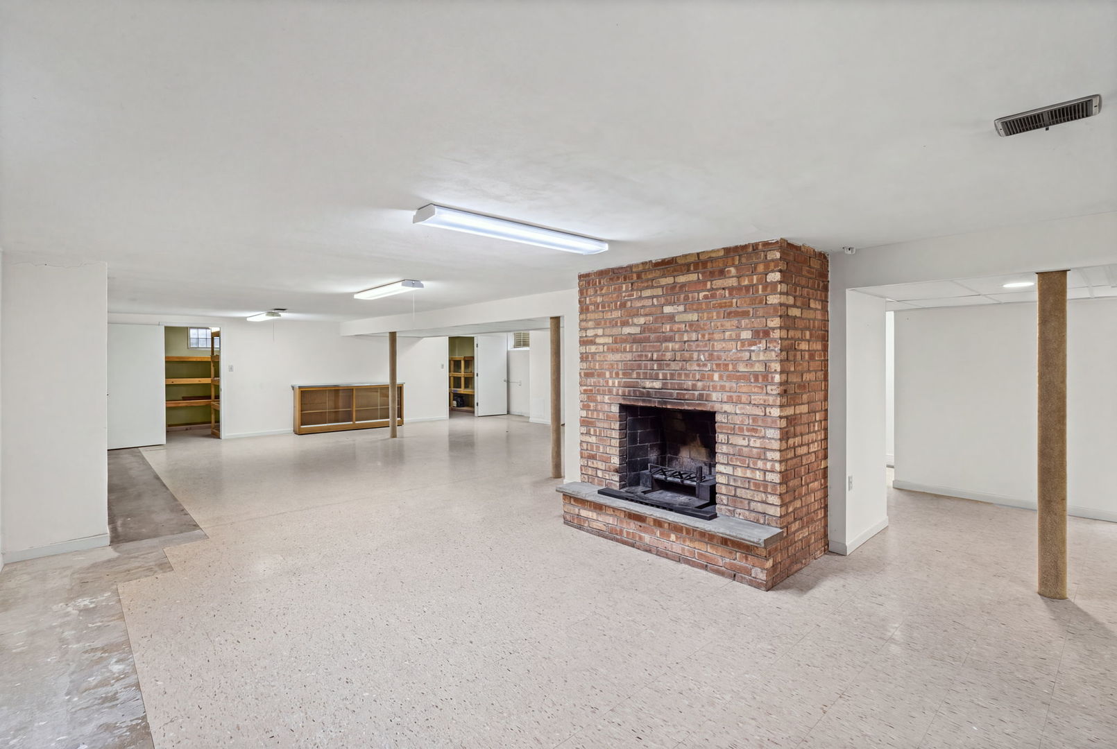248 E Washington Boulevard Property Photo 30