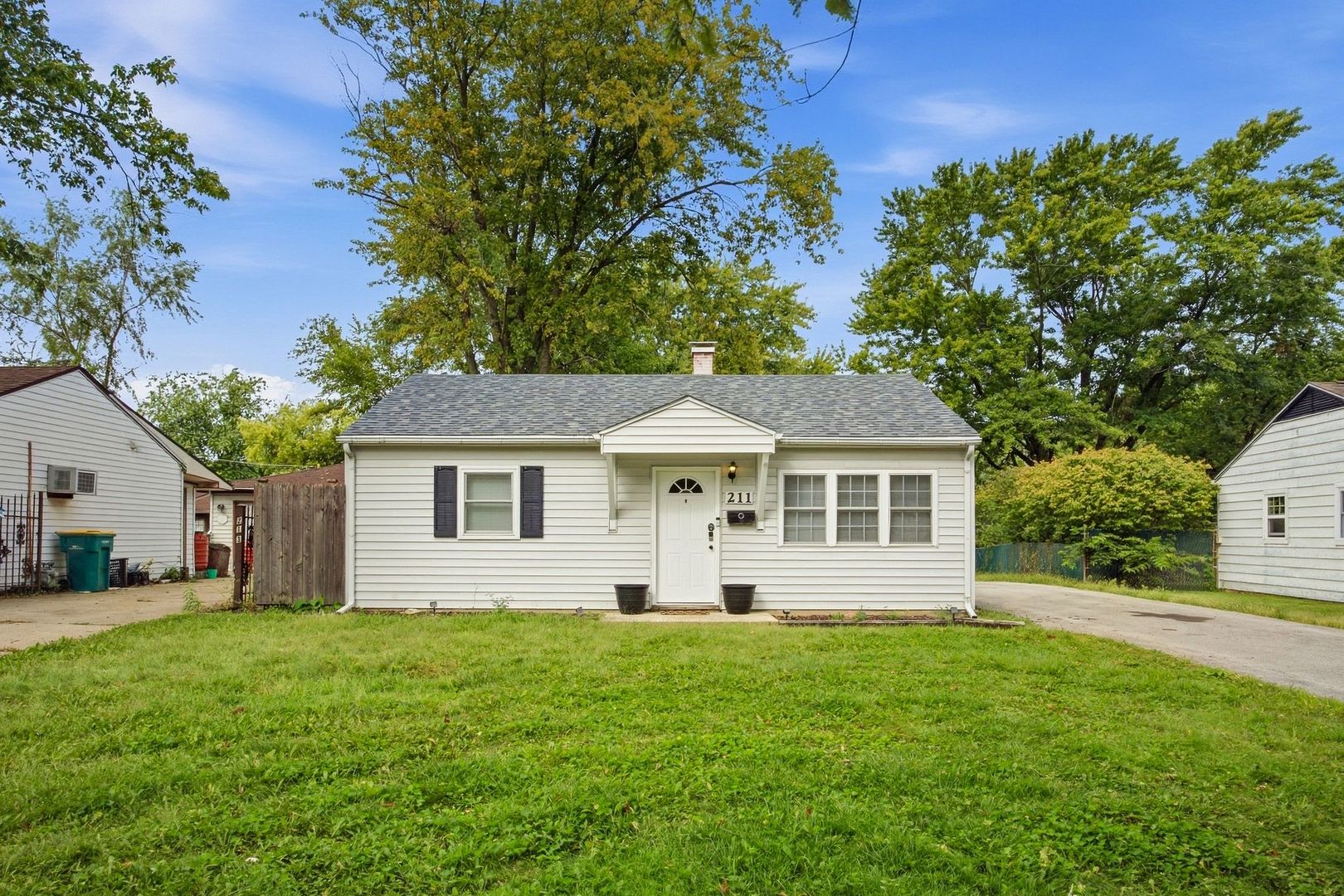 211 S Hammes Avenue Property Photo 2