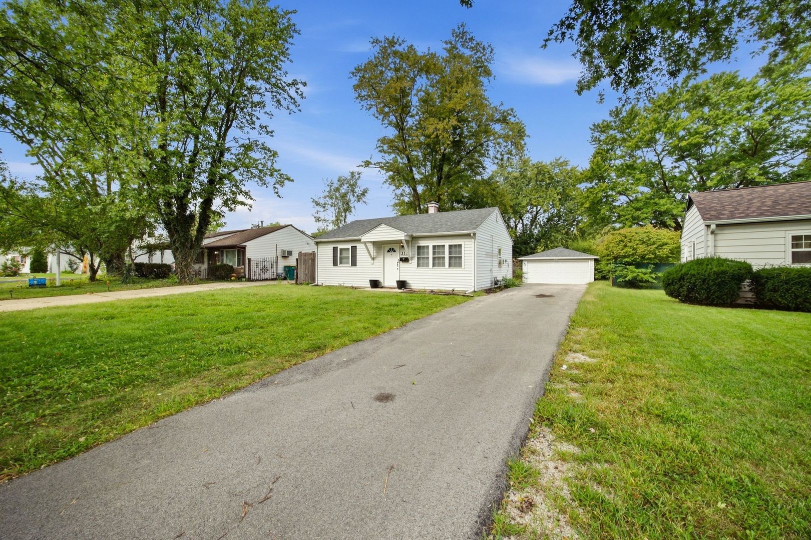 211 S Hammes Avenue Property Photo 3