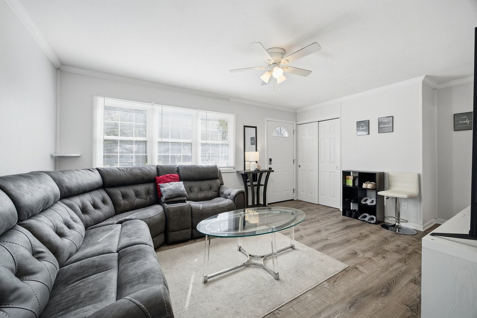 211 S Hammes Avenue Property Photo 6