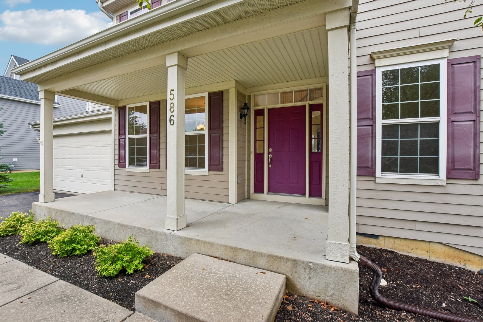 586 Wexford Drive Property Photo 3