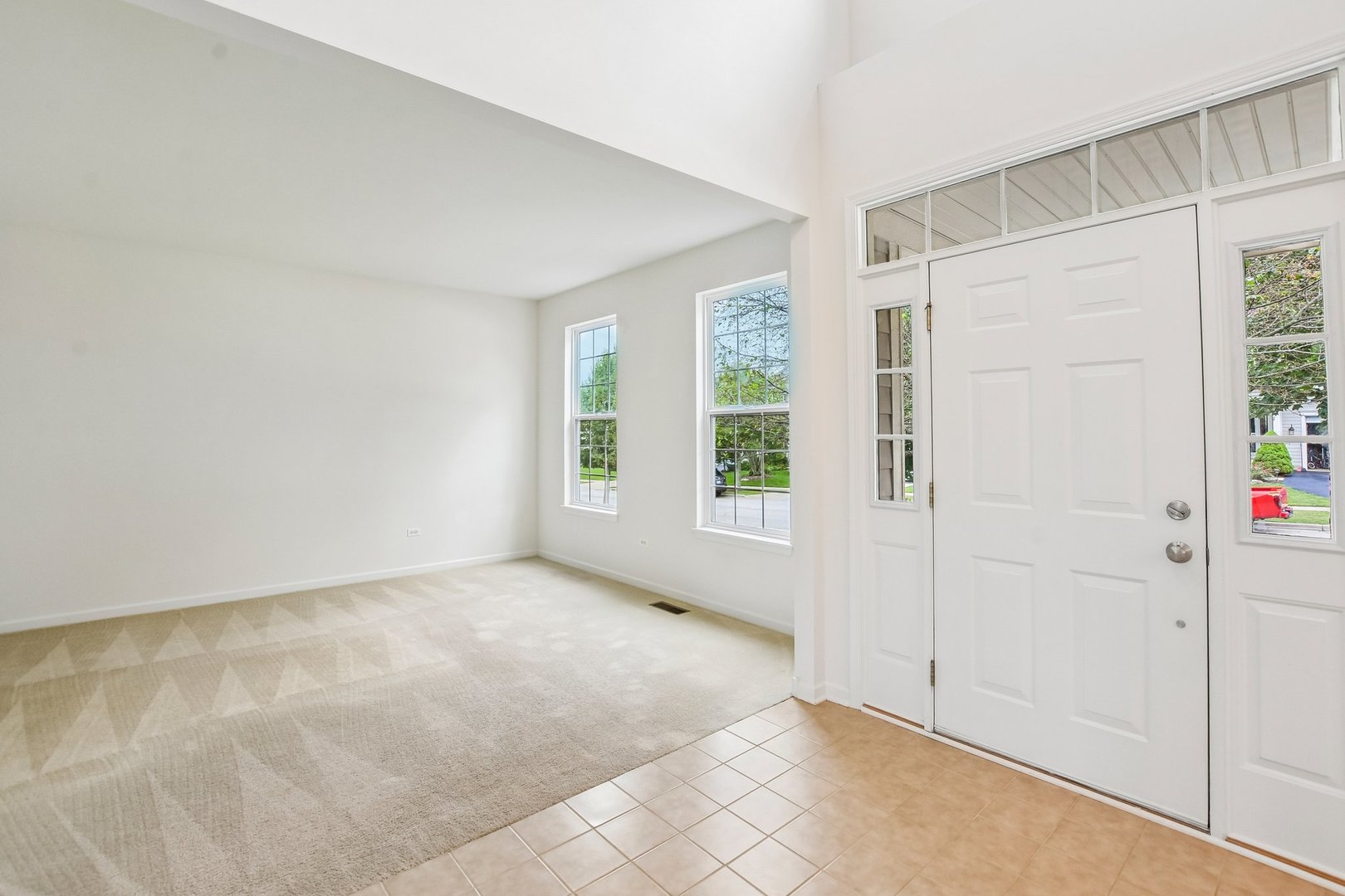 586 Wexford Drive Property Photo 5