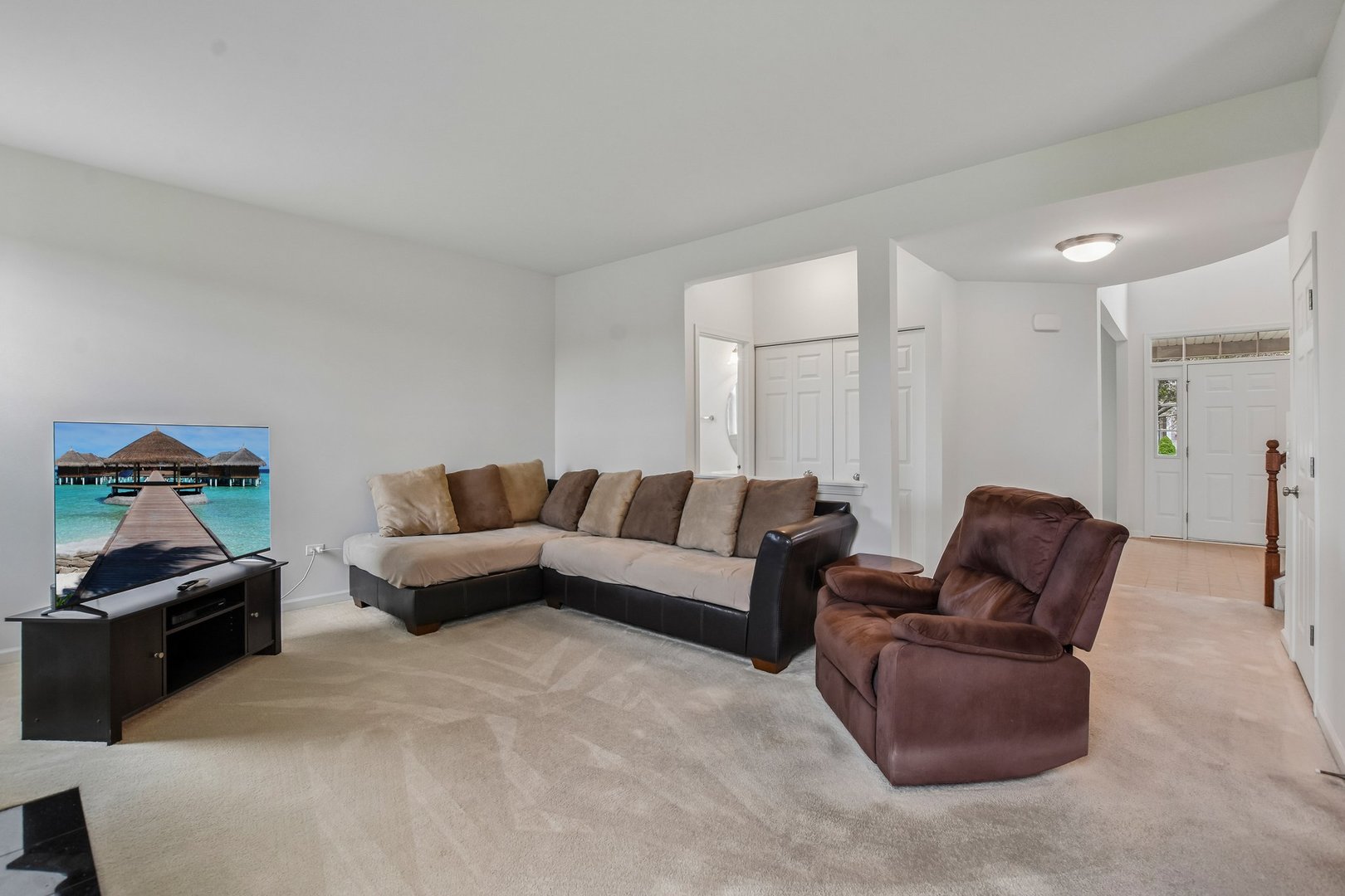 586 Wexford Drive Property Photo 10
