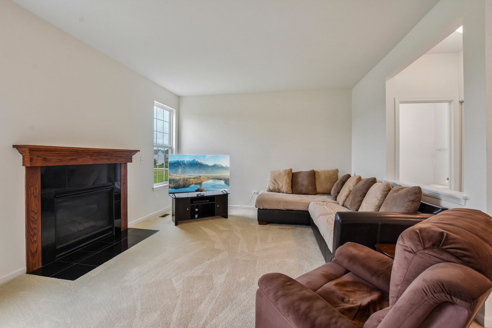 586 Wexford Drive Property Photo 11