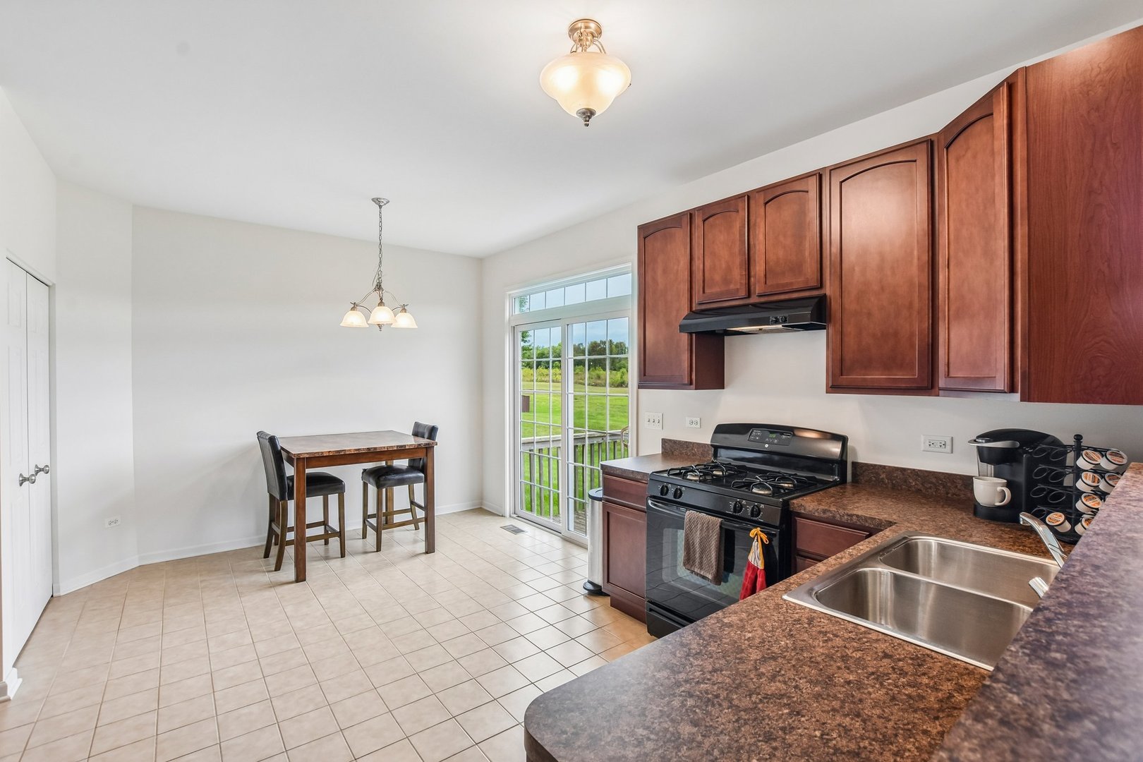 586 Wexford Drive Property Photo 17