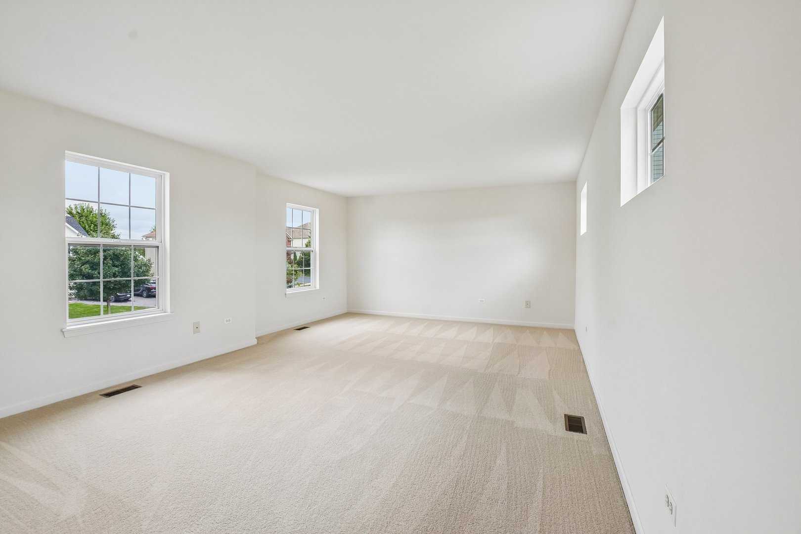586 Wexford Drive Property Photo 19