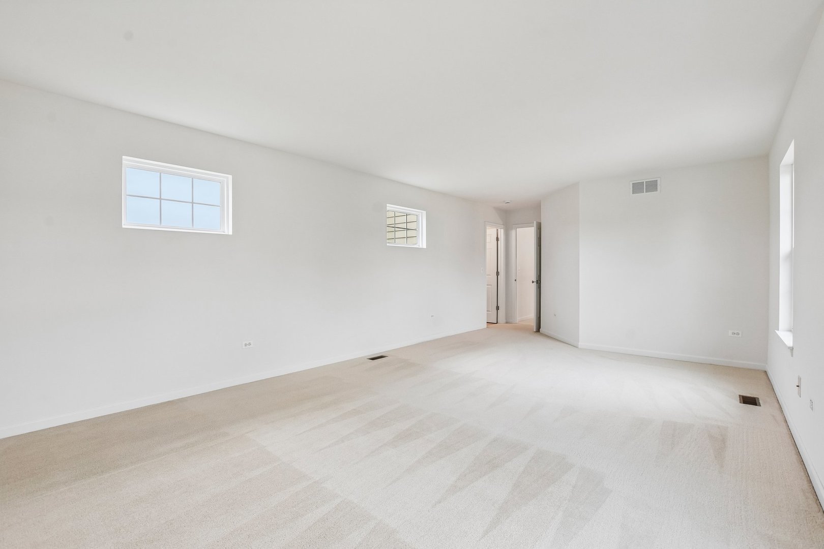 586 Wexford Drive Property Photo 21