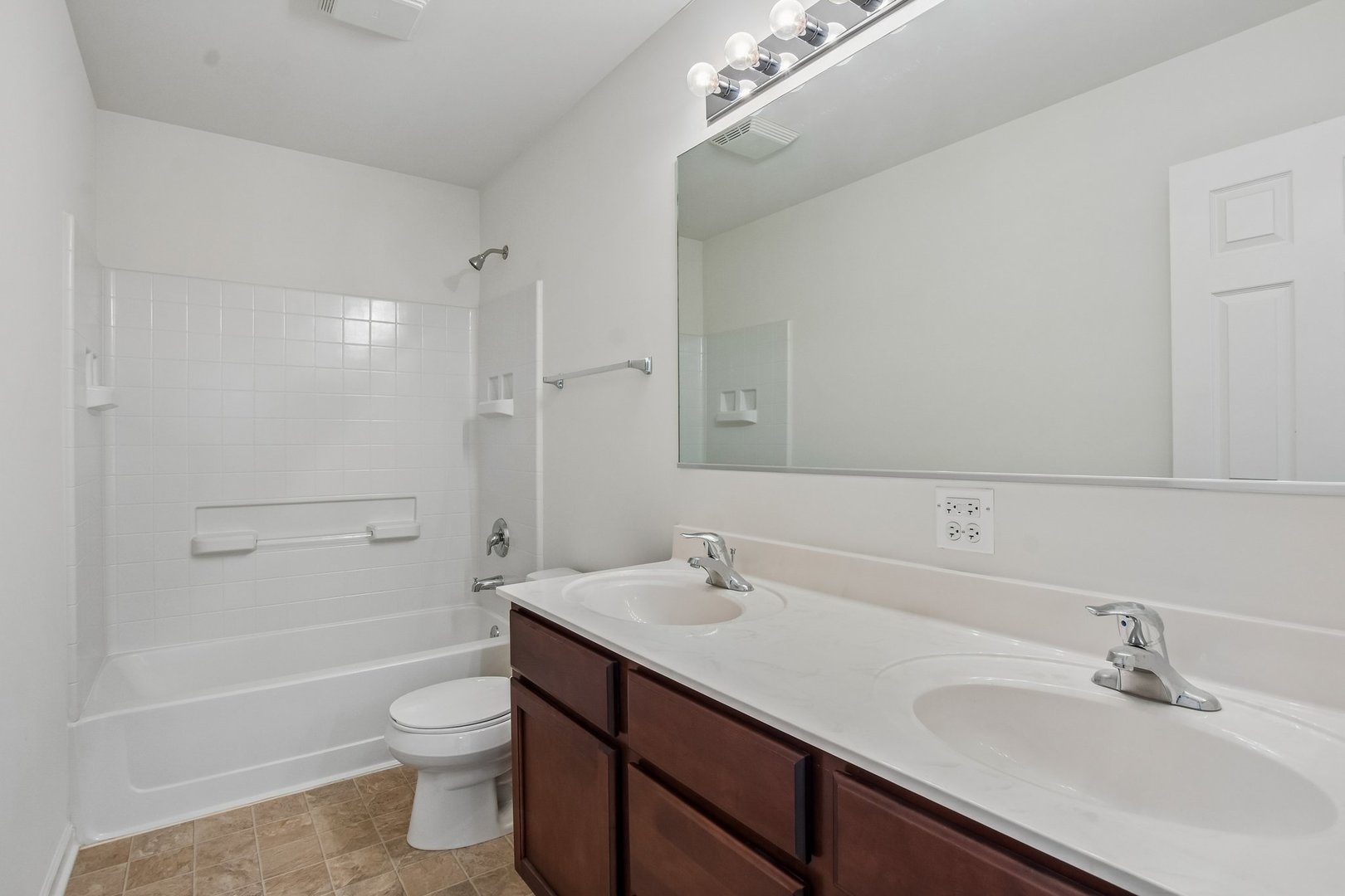 586 Wexford Drive Property Photo 28