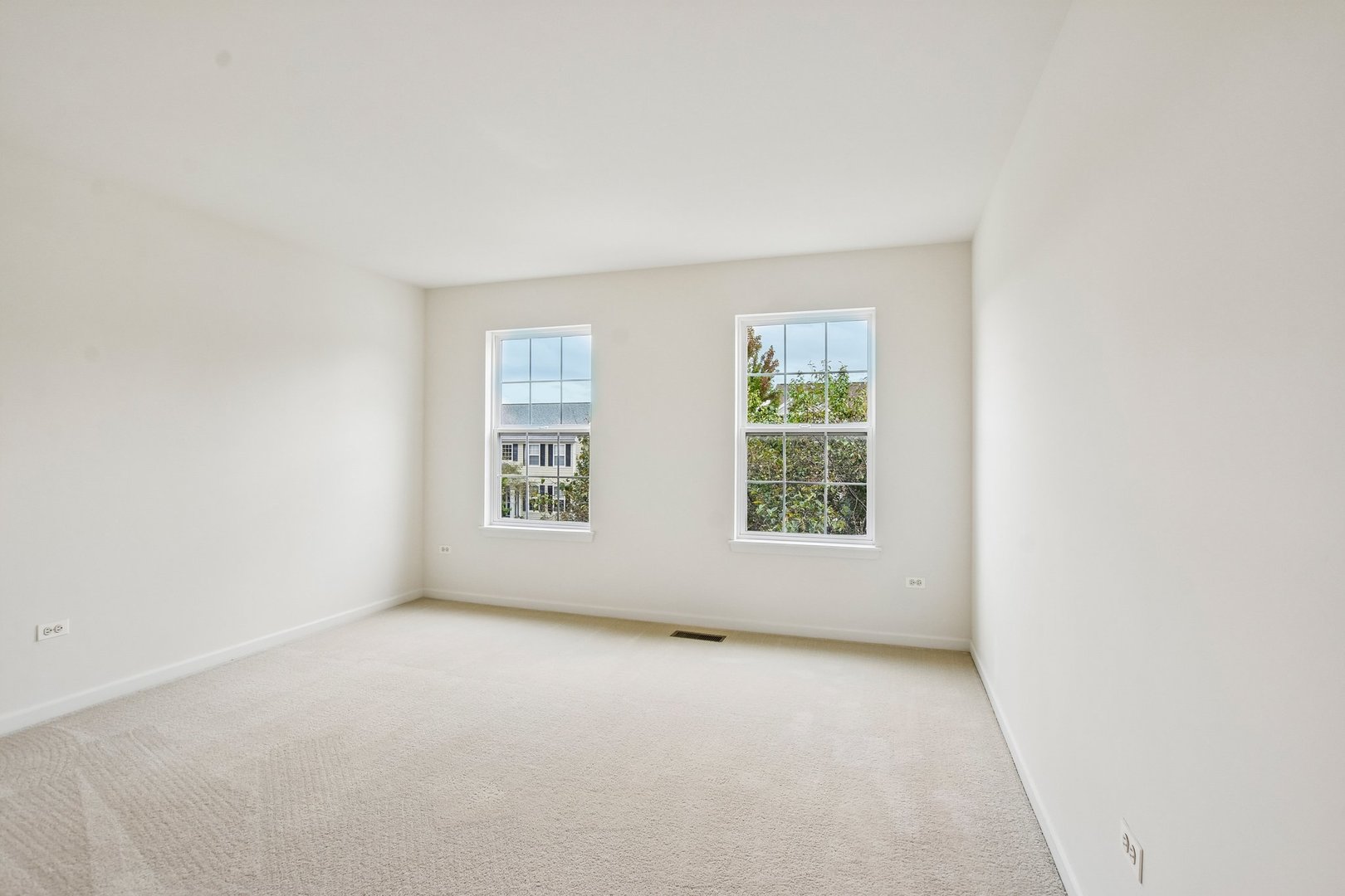 586 Wexford Drive Property Photo 29