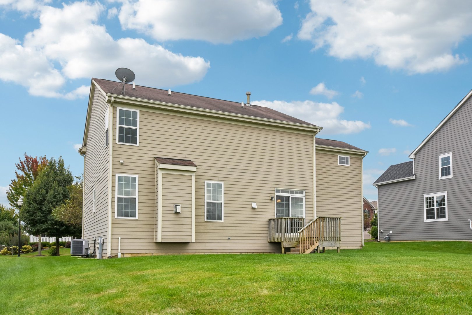 586 Wexford Drive Property Photo 35