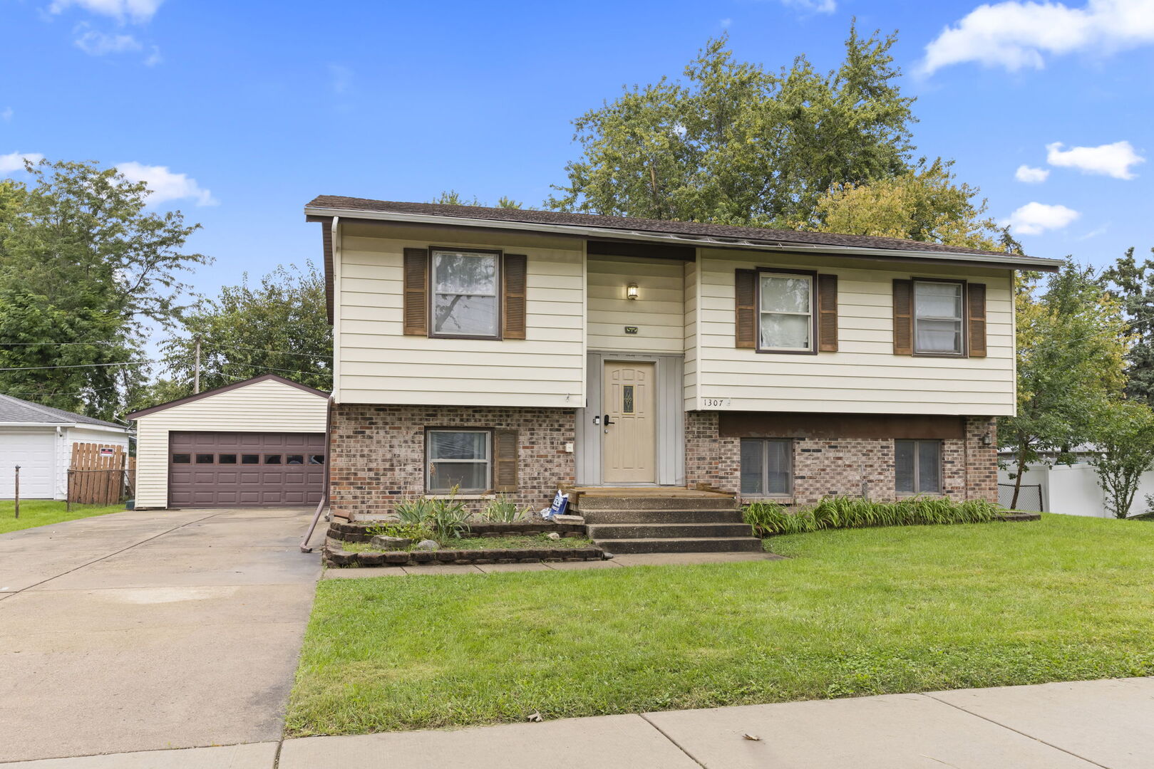 1307 Edgerton Drive Property Photo 2