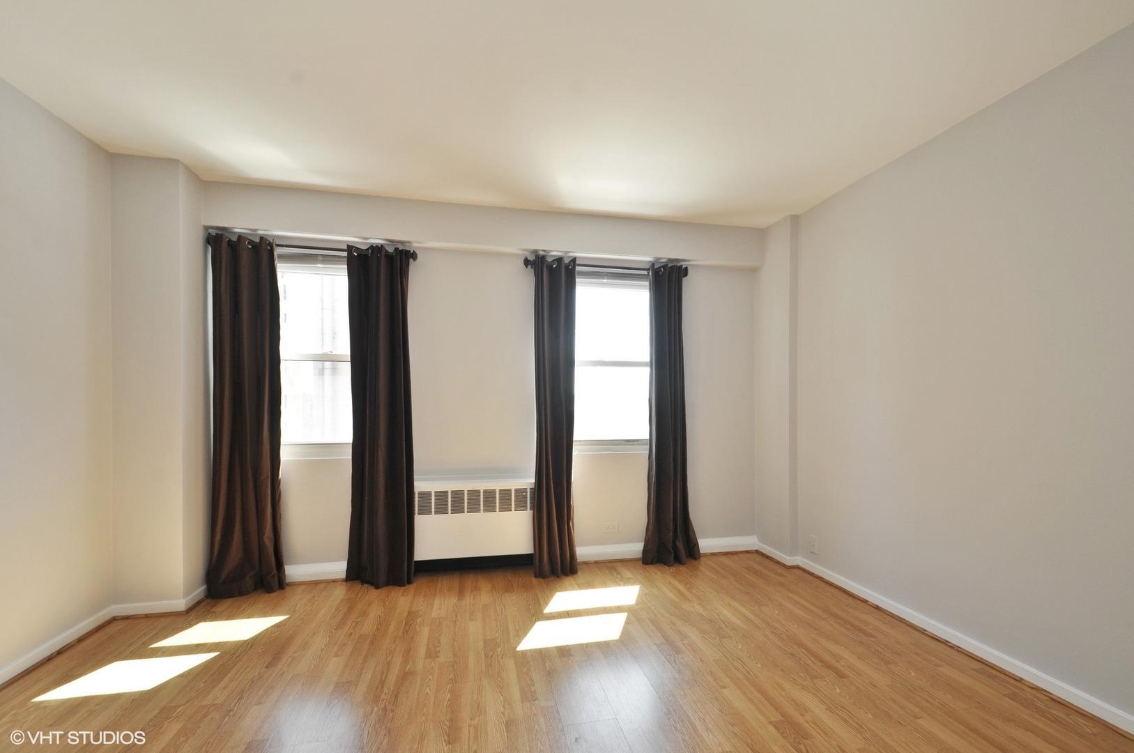 2909 N Sheridan Road 703 Property Photo 6