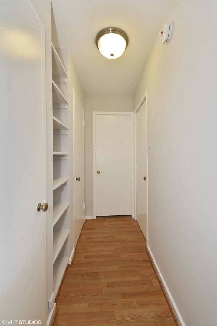 2909 N Sheridan Road 703 Property Photo 9