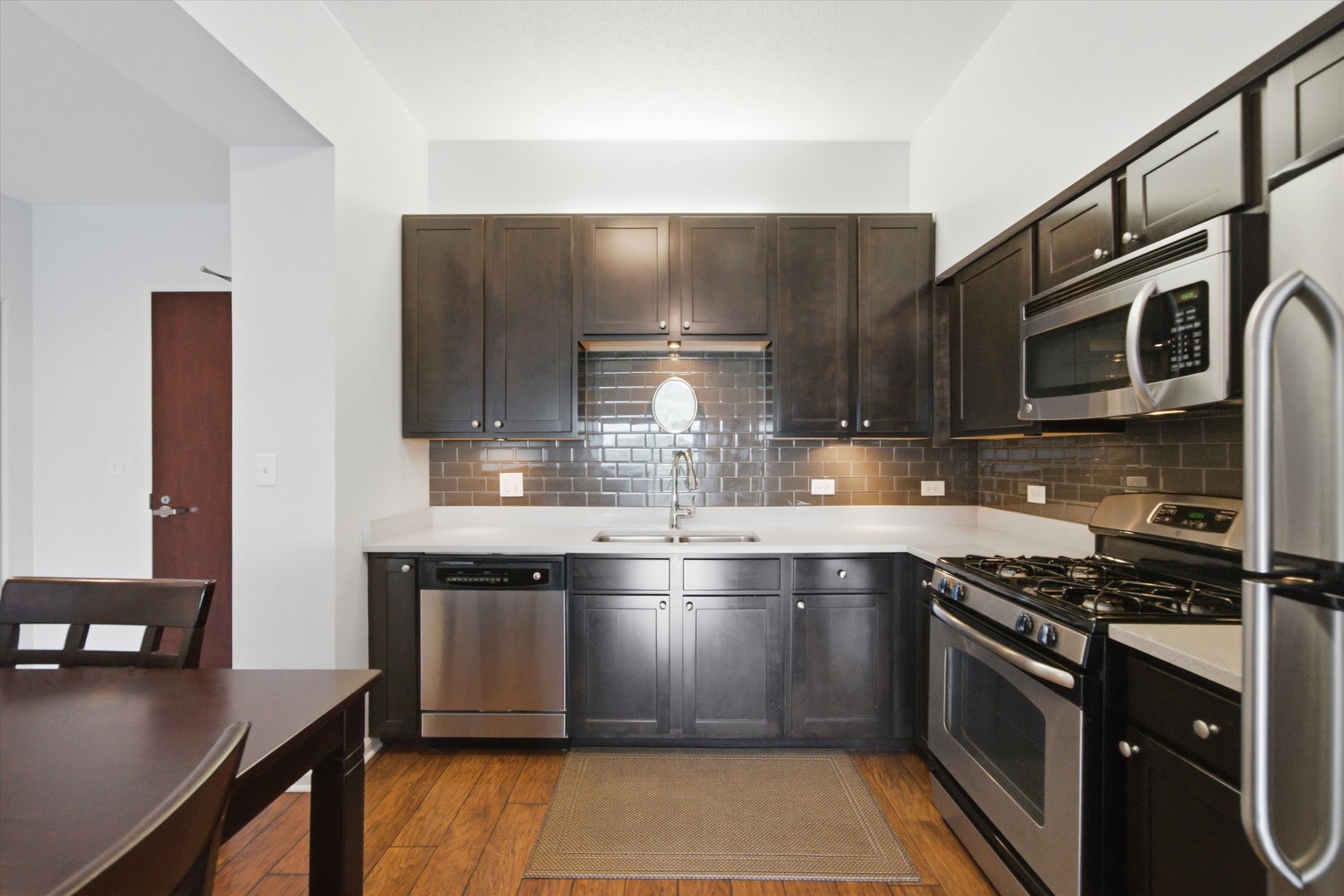 125 Lakeview Drive 604 Property Photo 3
