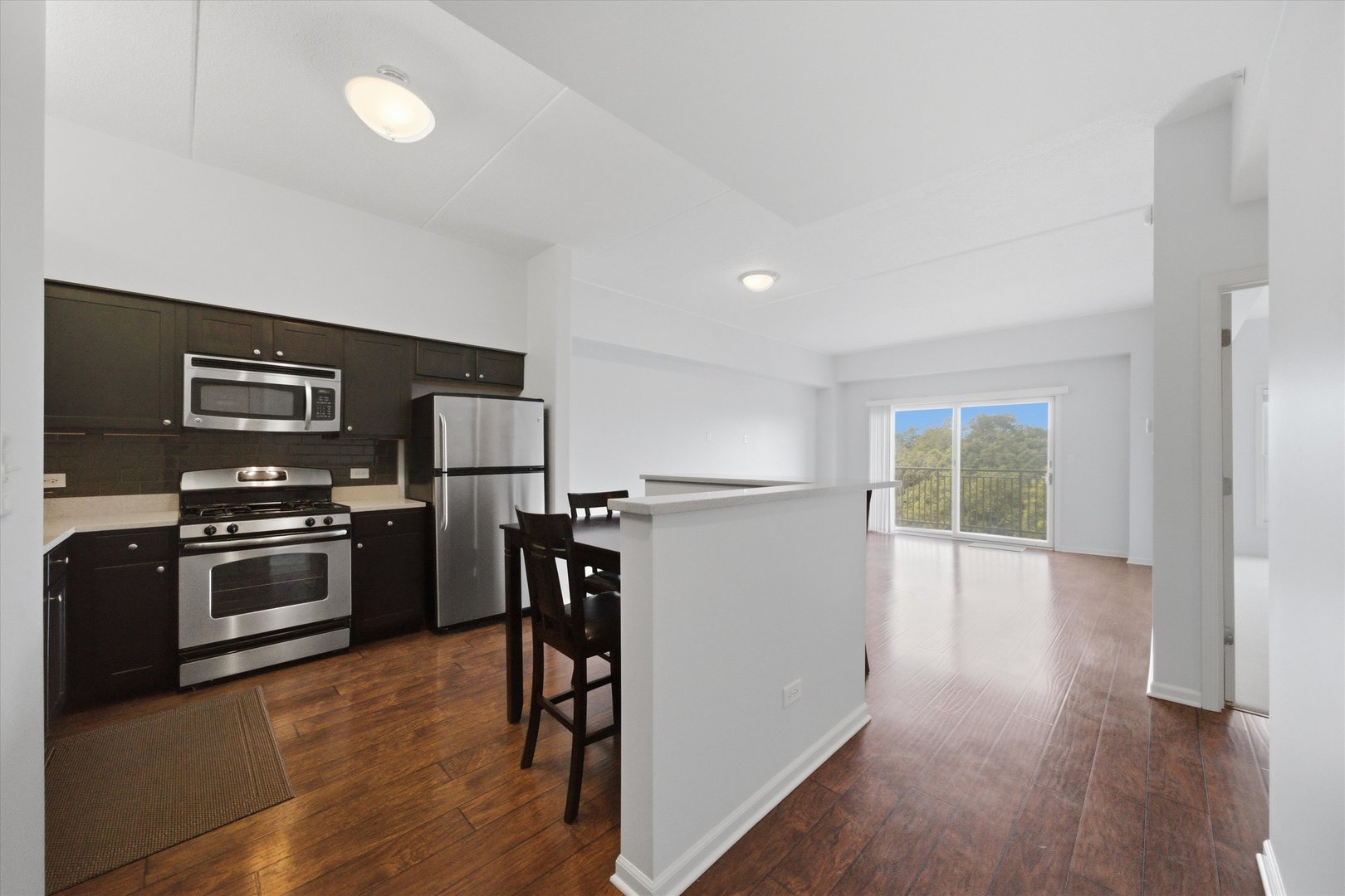 125 Lakeview Drive 604 Property Photo 6