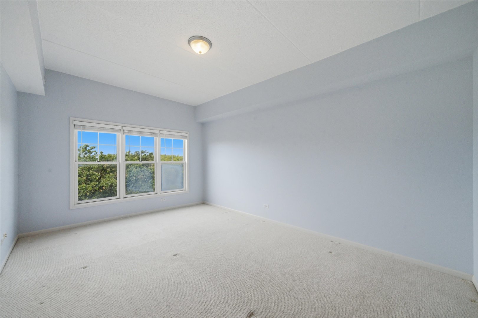 125 Lakeview Drive 604 Property Photo 12