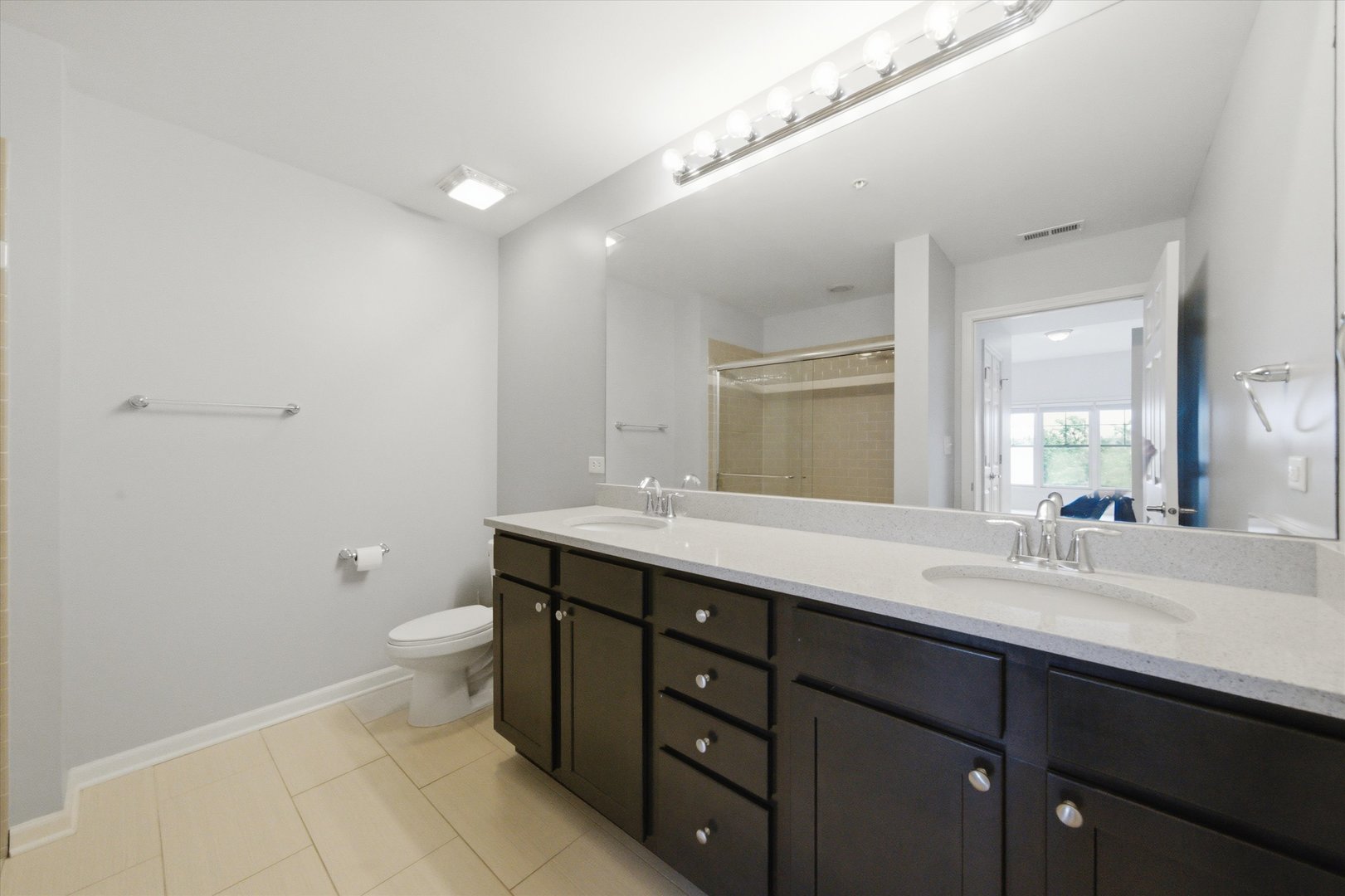125 Lakeview Drive 604 Property Photo 15