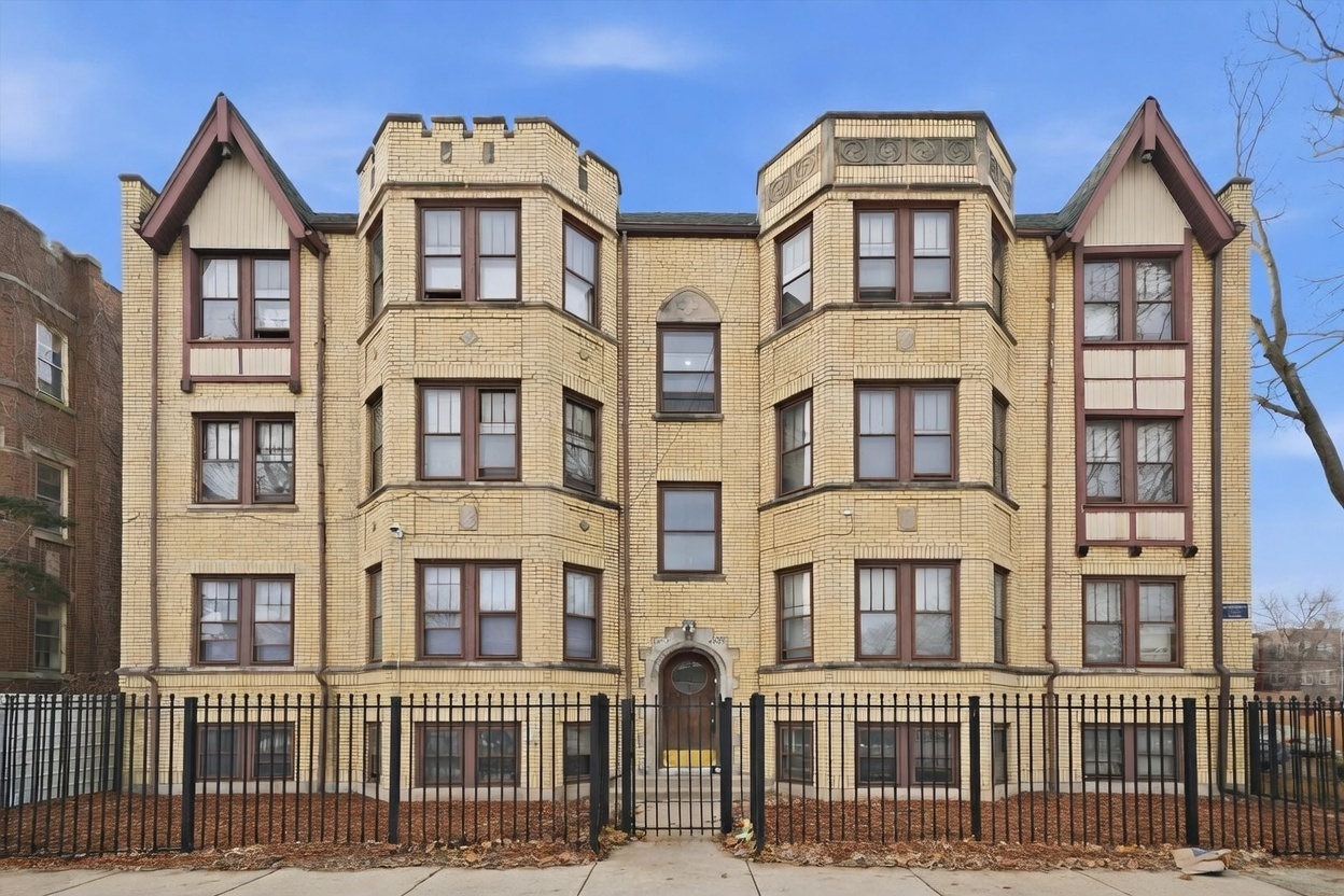 8602 S Euclid Avenue Property Photo 1