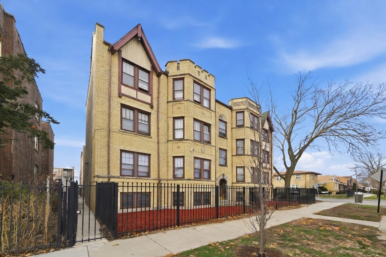 8602 S Euclid Avenue Property Photo 2
