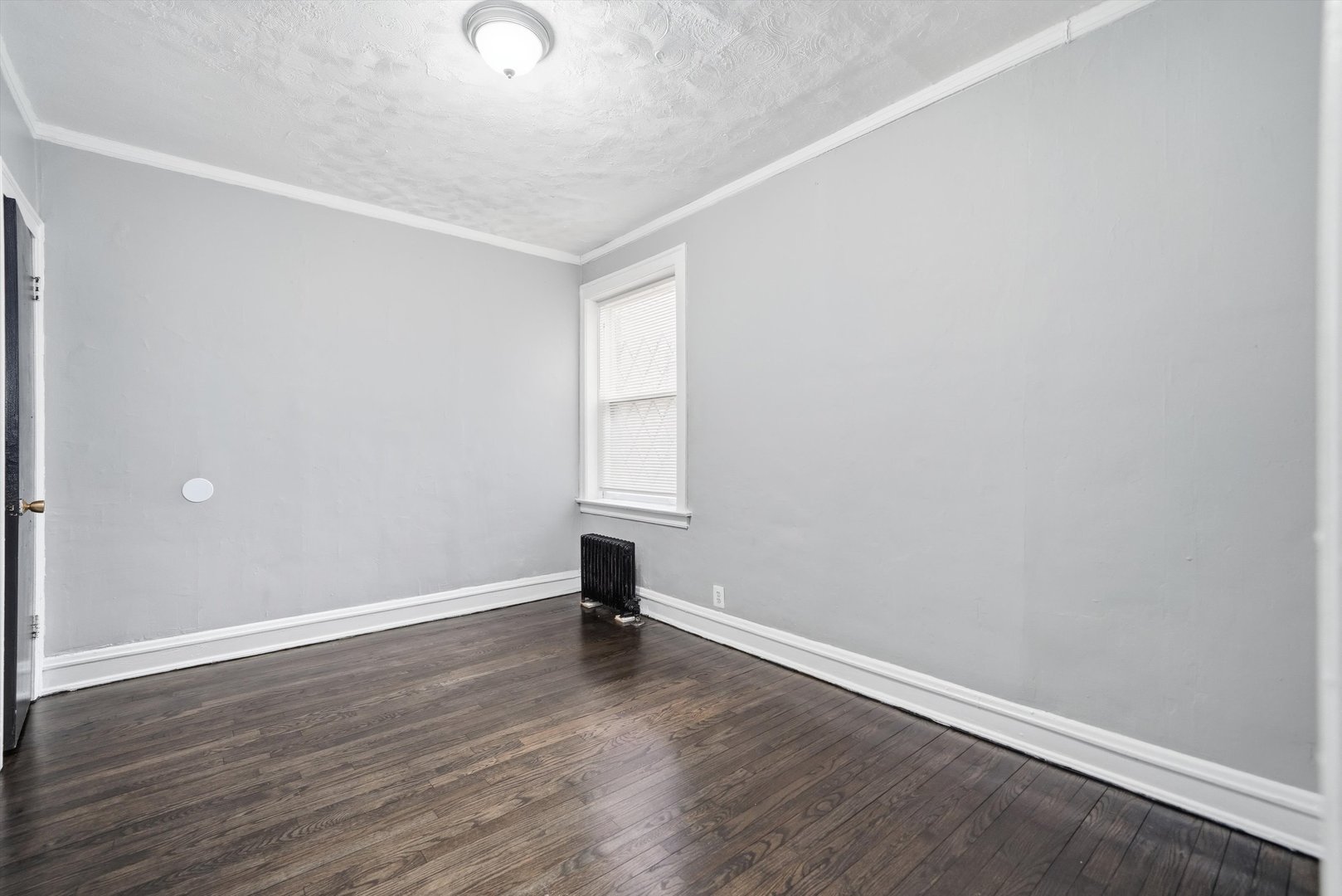 8602 S Euclid Avenue Property Photo 4
