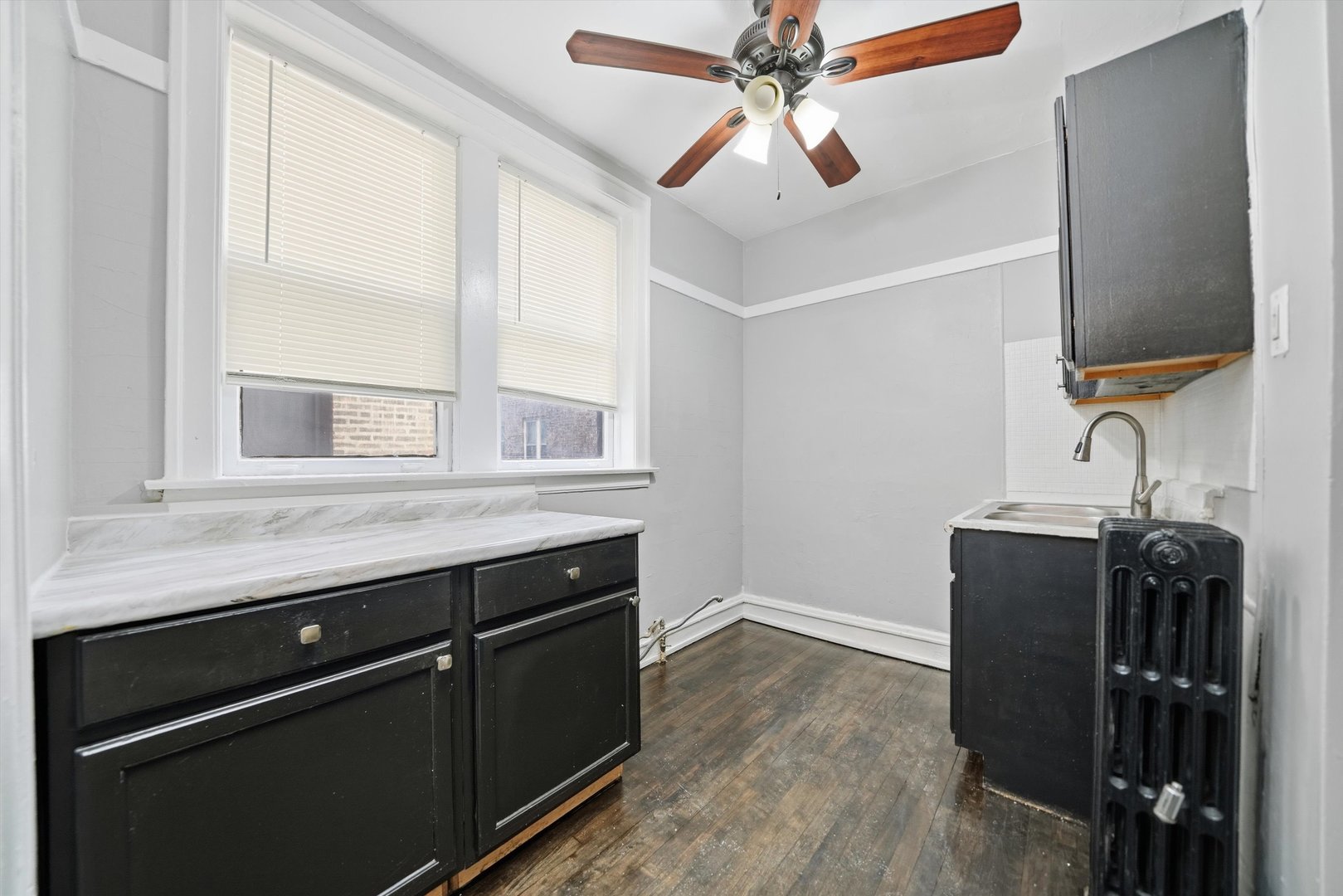 8602 S Euclid Avenue Property Photo 7