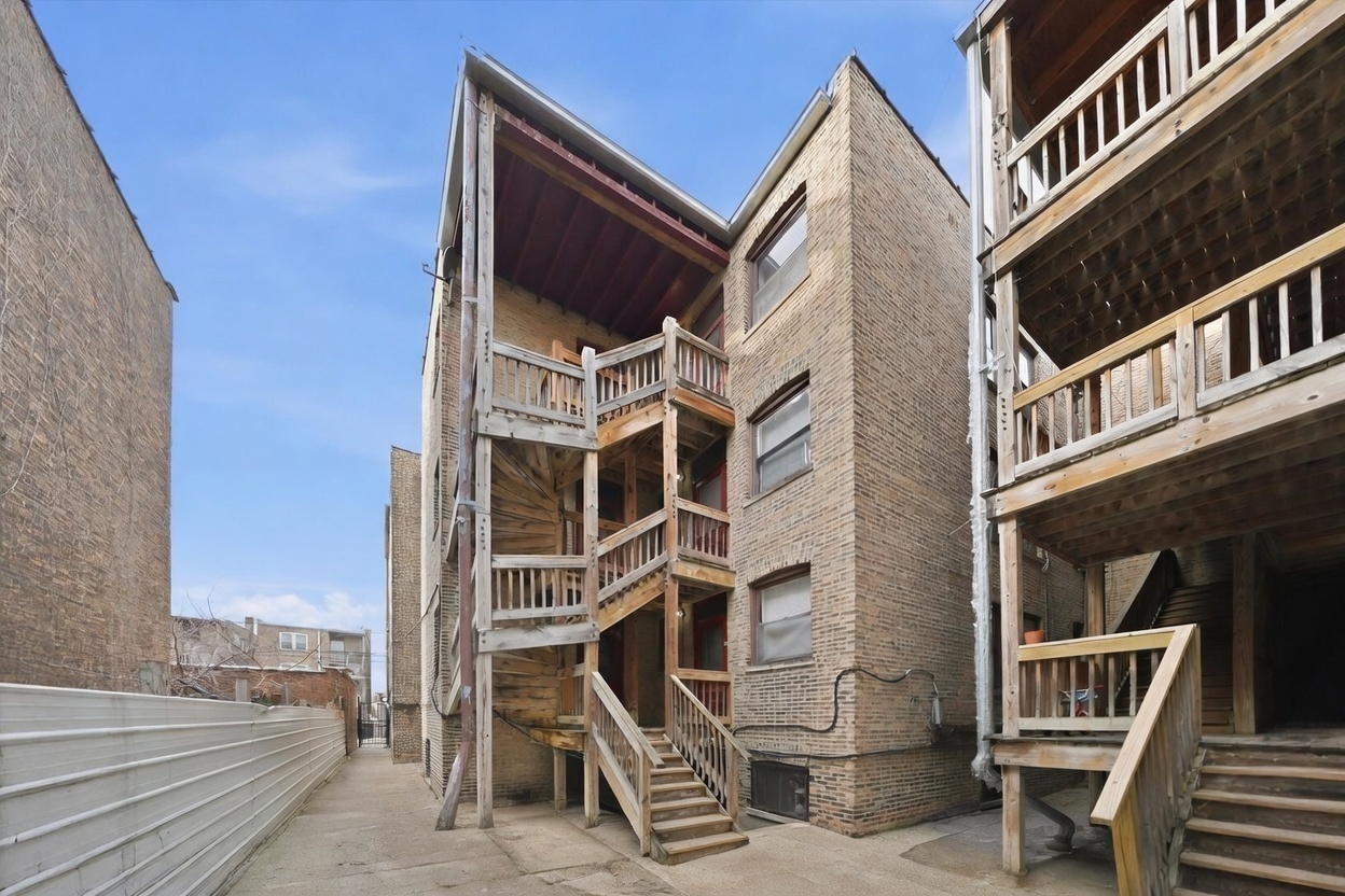 8602 S Euclid Avenue Property Photo 11