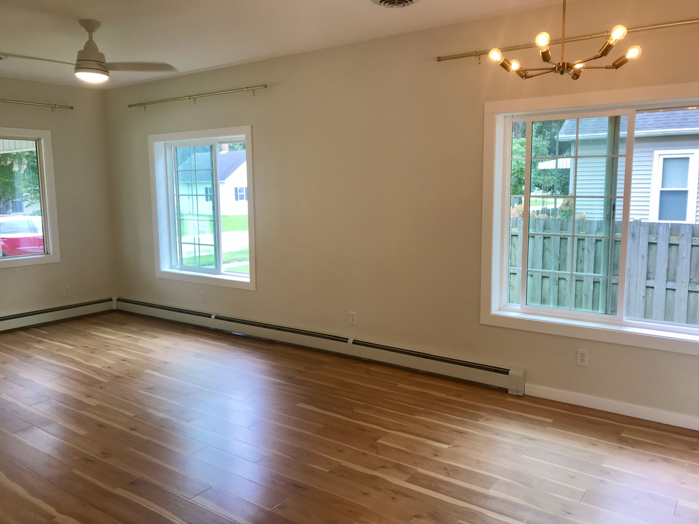 401 Oak Street Property Photo 6