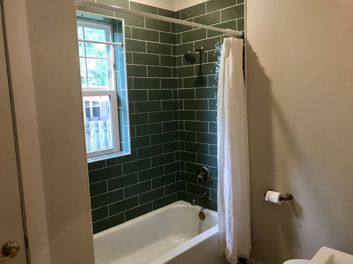 401 Oak Street Property Photo 13