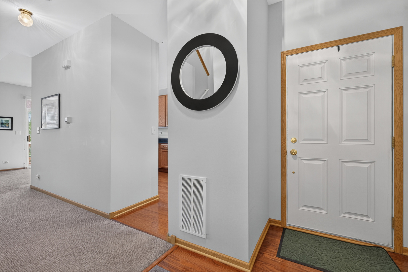 2815 Glacier Way D Property Photo 4