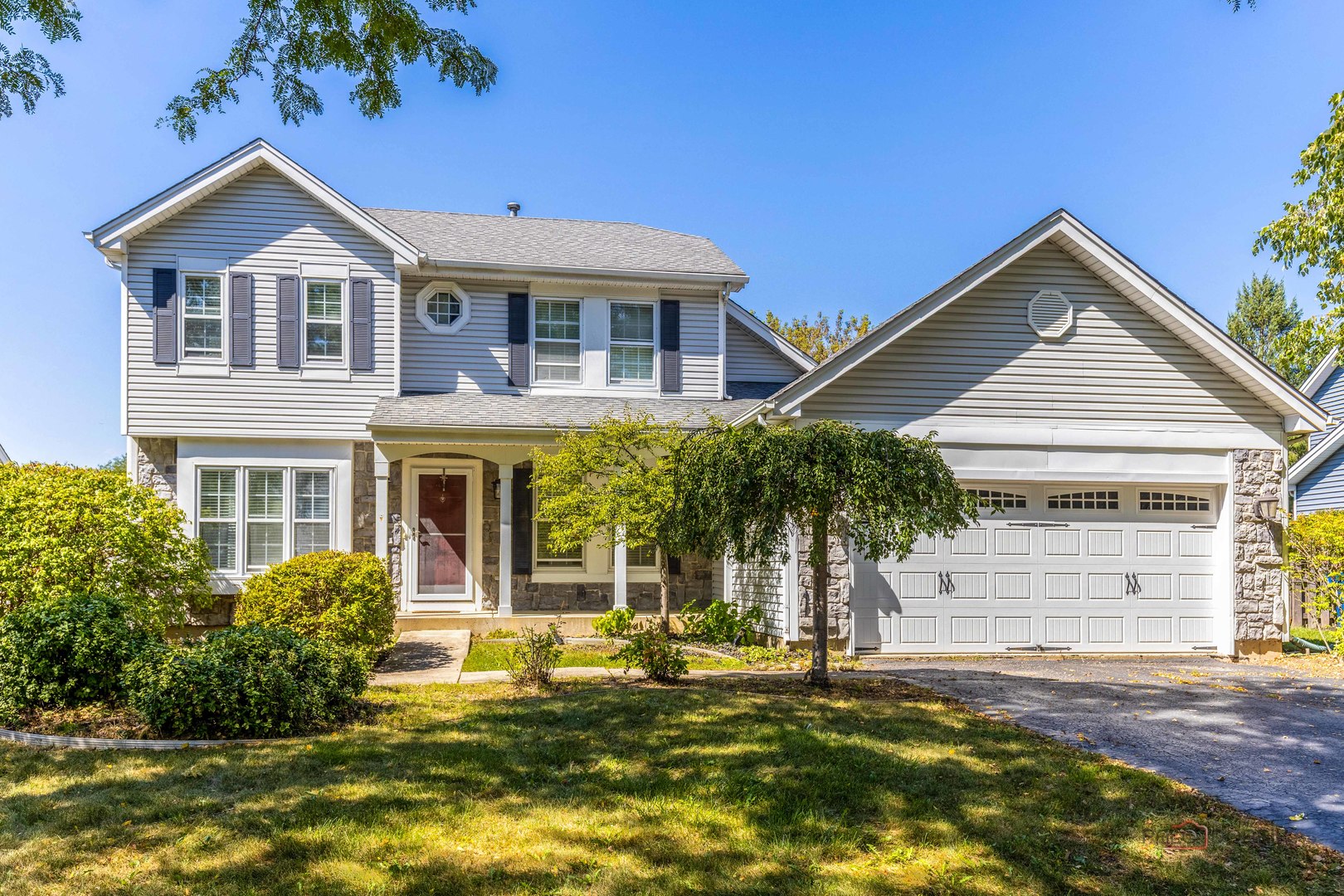984 Georgian Place Property Photo 1