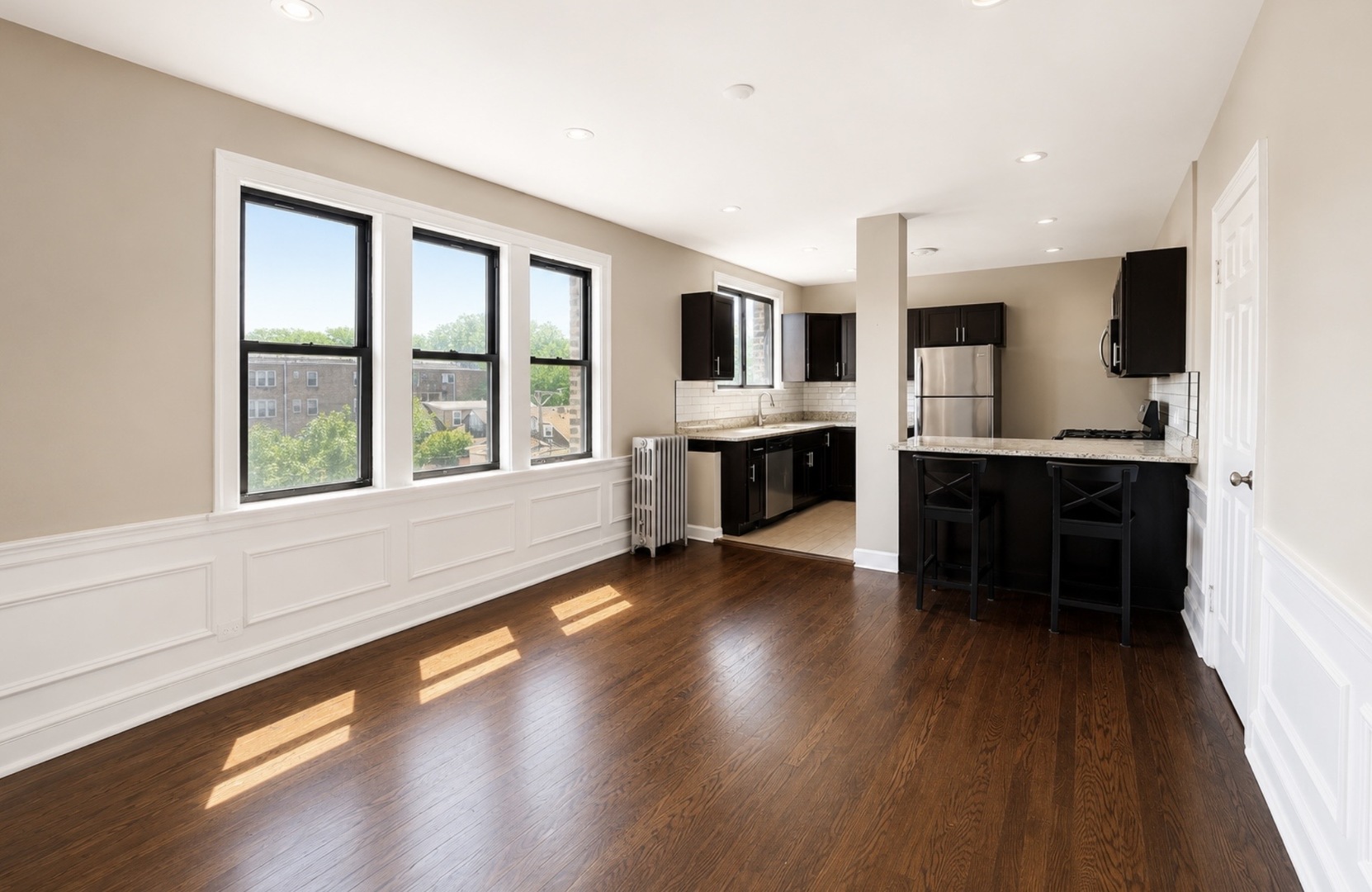 5653 N Spaulding Avenue 3e Property Photo 2