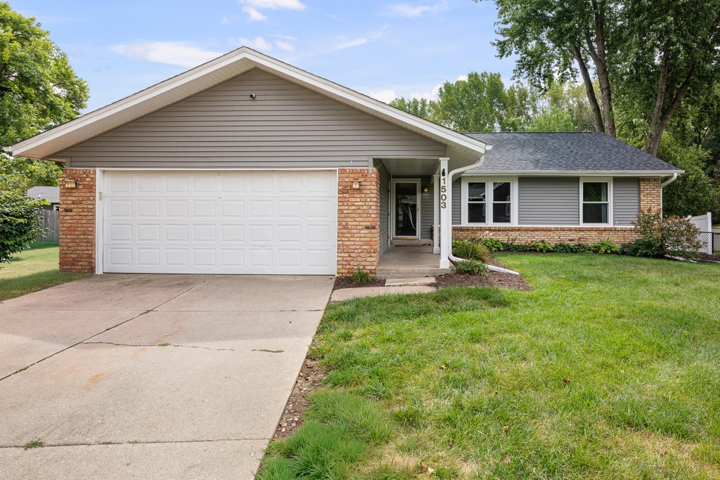 1503 W 46th Place Property Photo 1