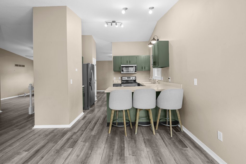 1503 W 46th Place Property Photo 12