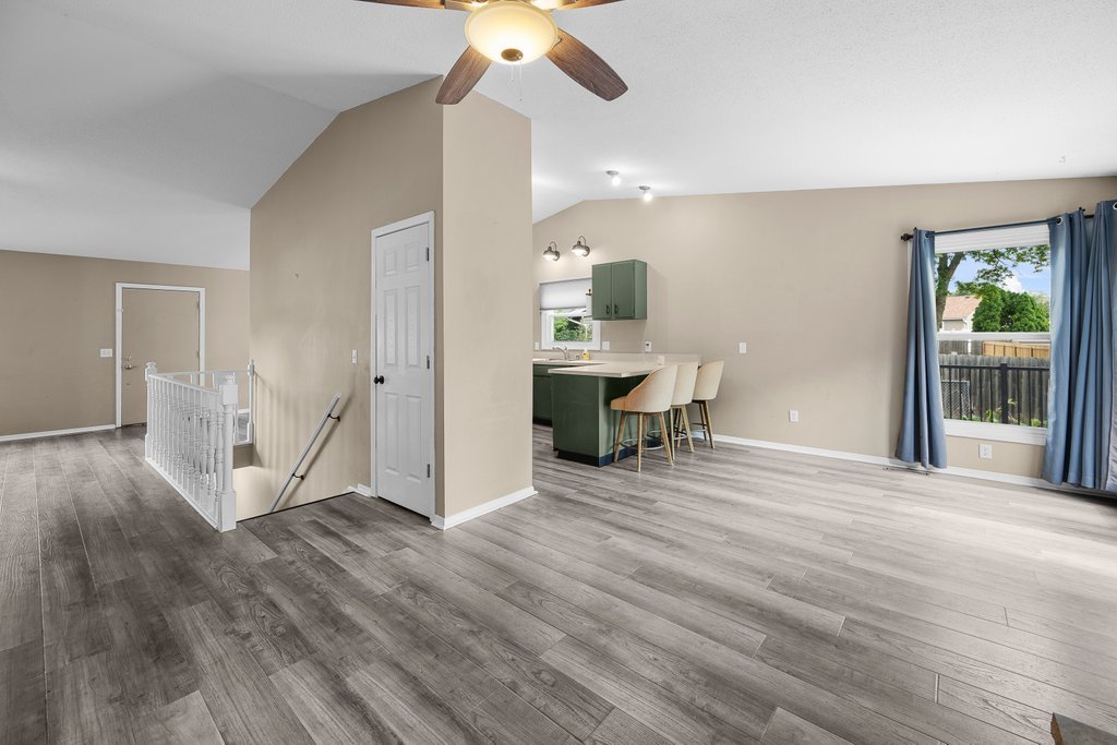 1503 W 46th Place Property Photo 17