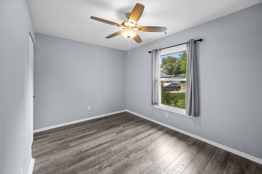 1503 W 46th Place Property Photo 18