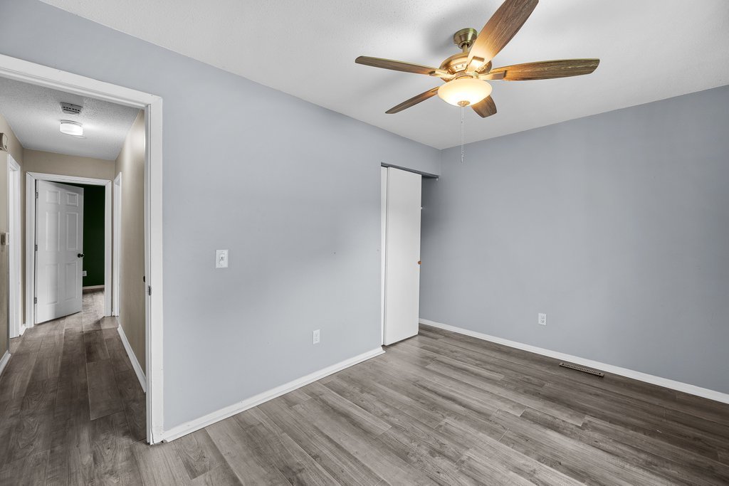 1503 W 46th Place Property Photo 19