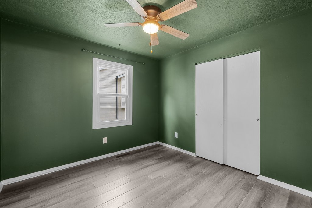 1503 W 46th Place Property Photo 20