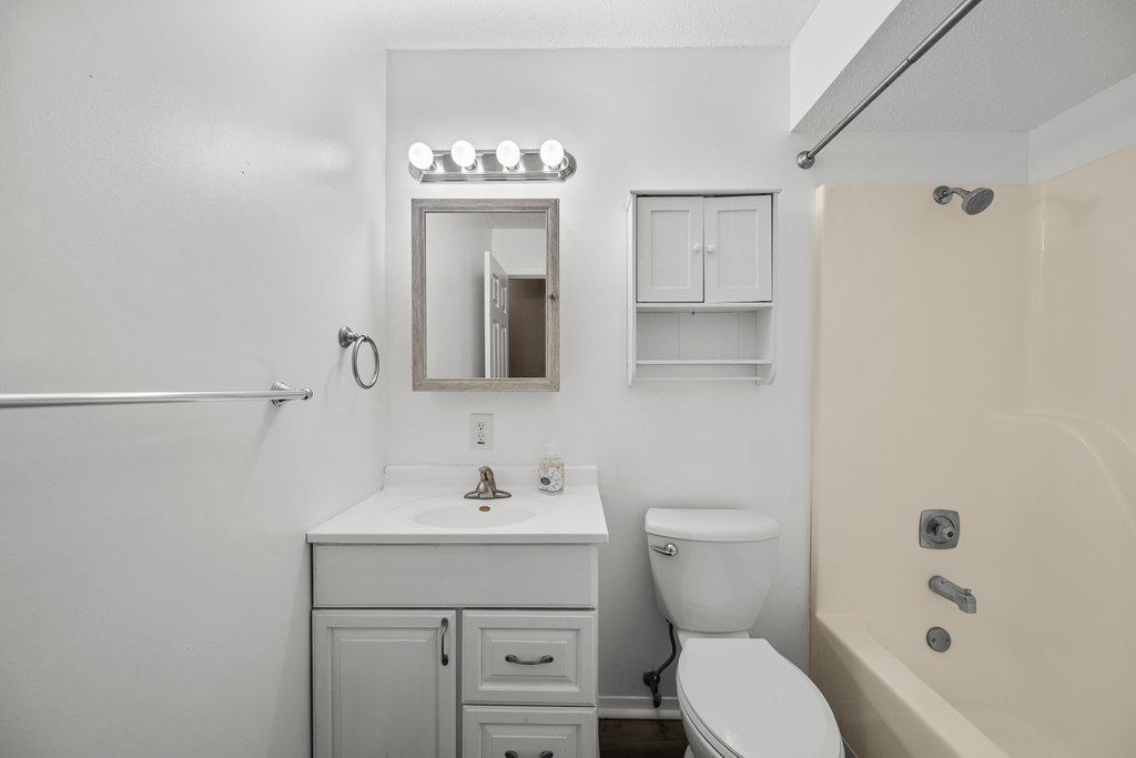 1503 W 46th Place Property Photo 22