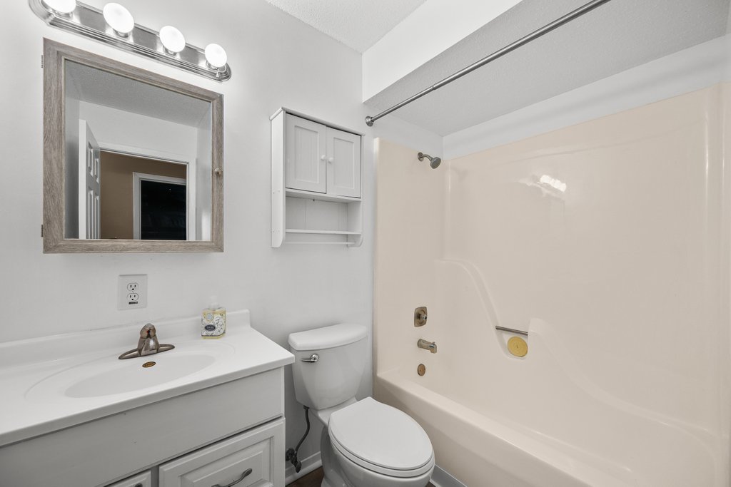1503 W 46th Place Property Photo 23