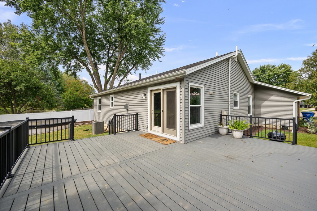 1503 W 46th Place Property Photo 37