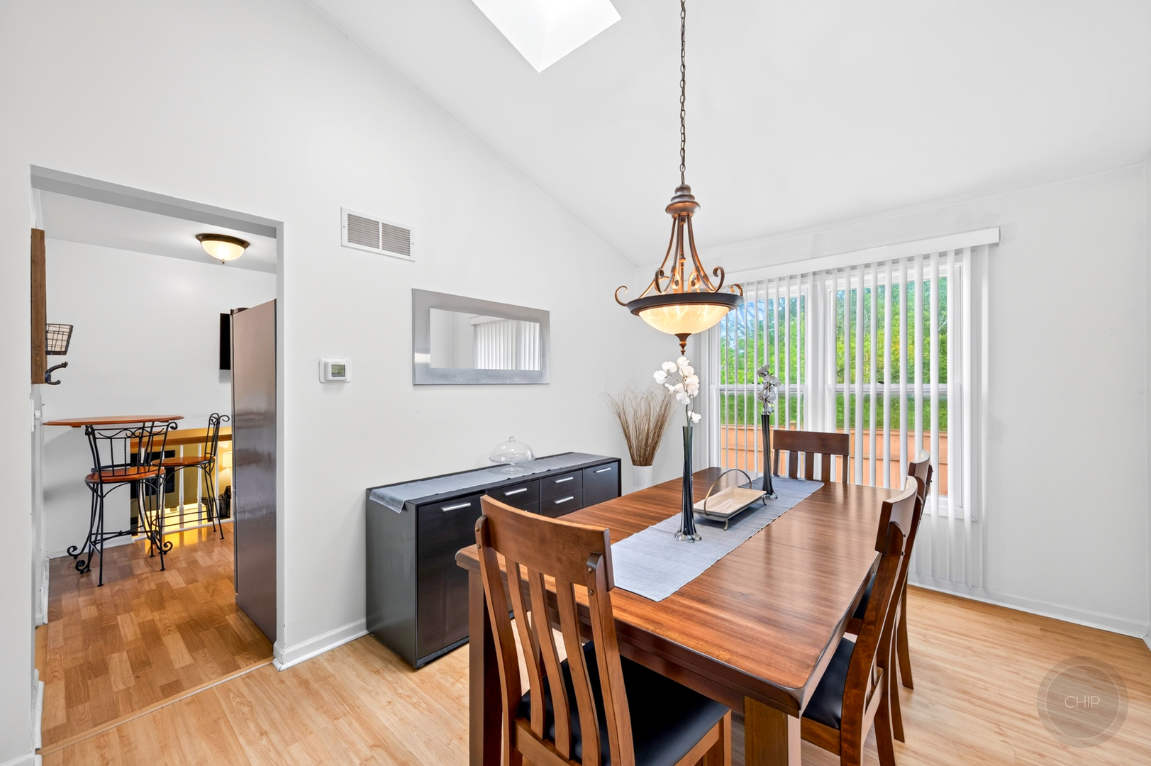 585 Beaconsfield Avenue Property Photo 6