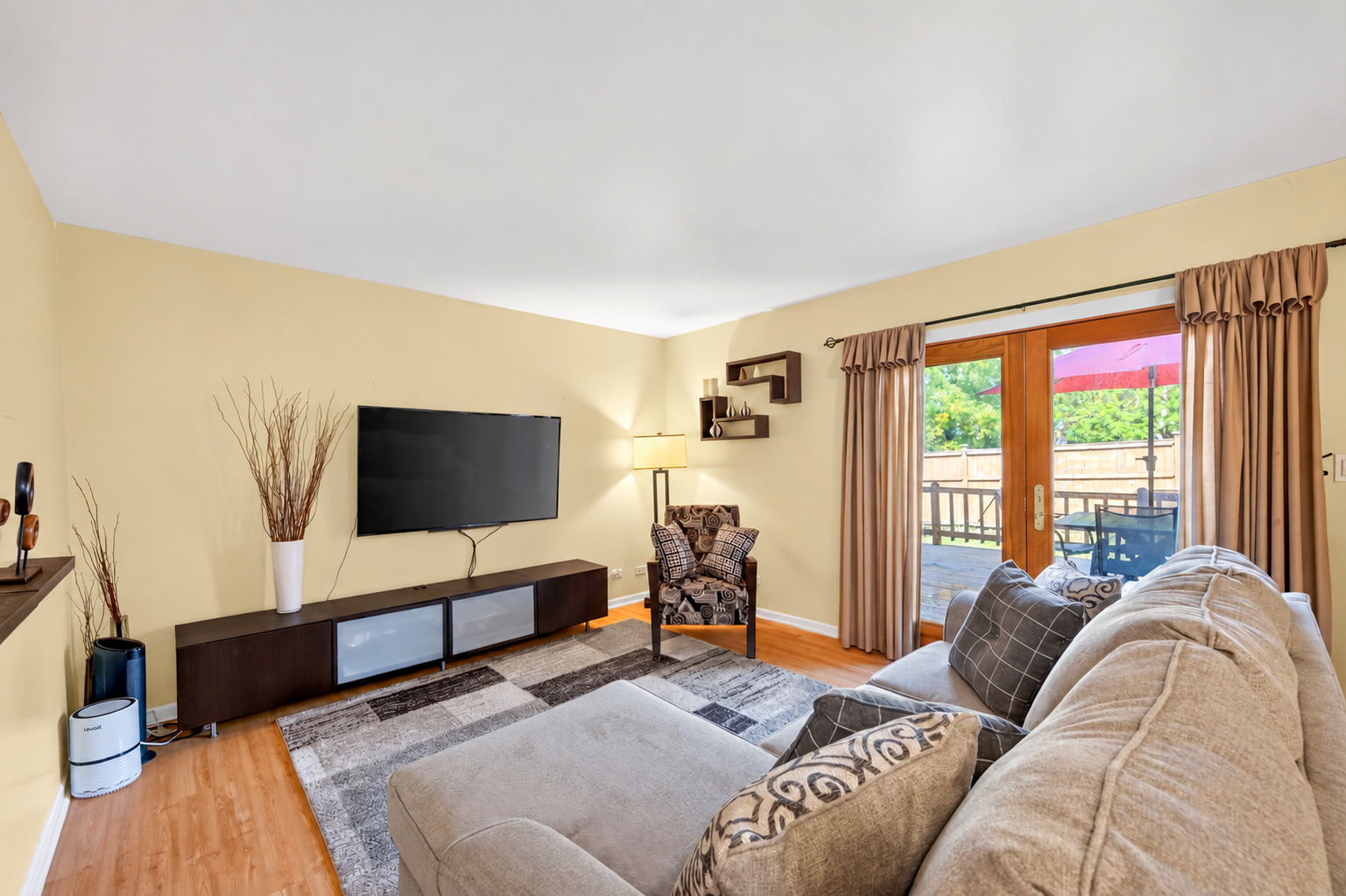 585 Beaconsfield Avenue Property Photo 18