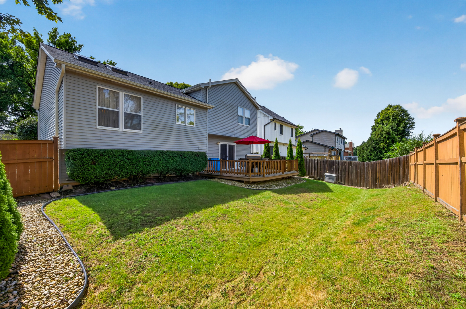 585 Beaconsfield Avenue Property Photo 25