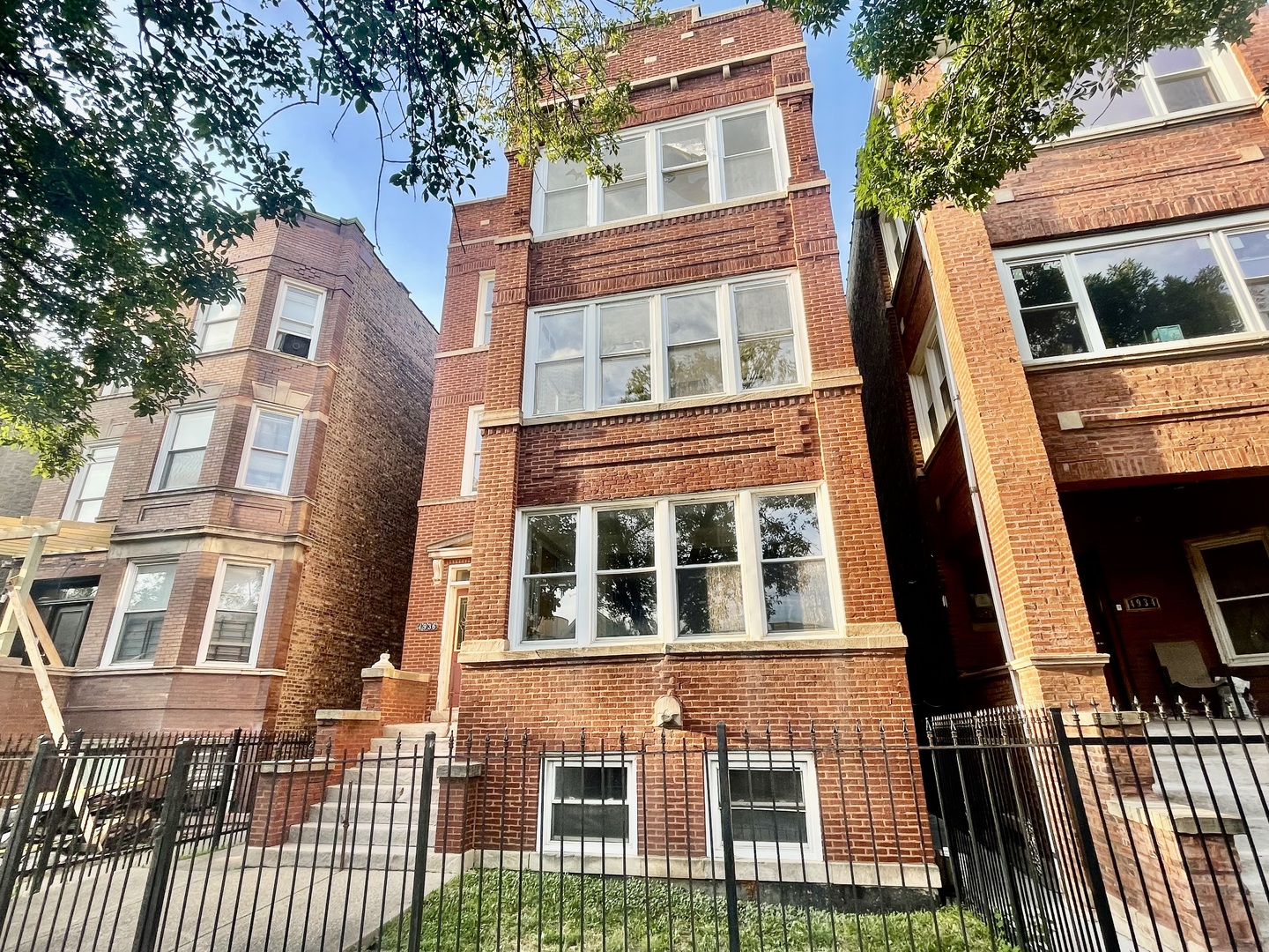 4936 W Washington Boulevard Property Photo 1