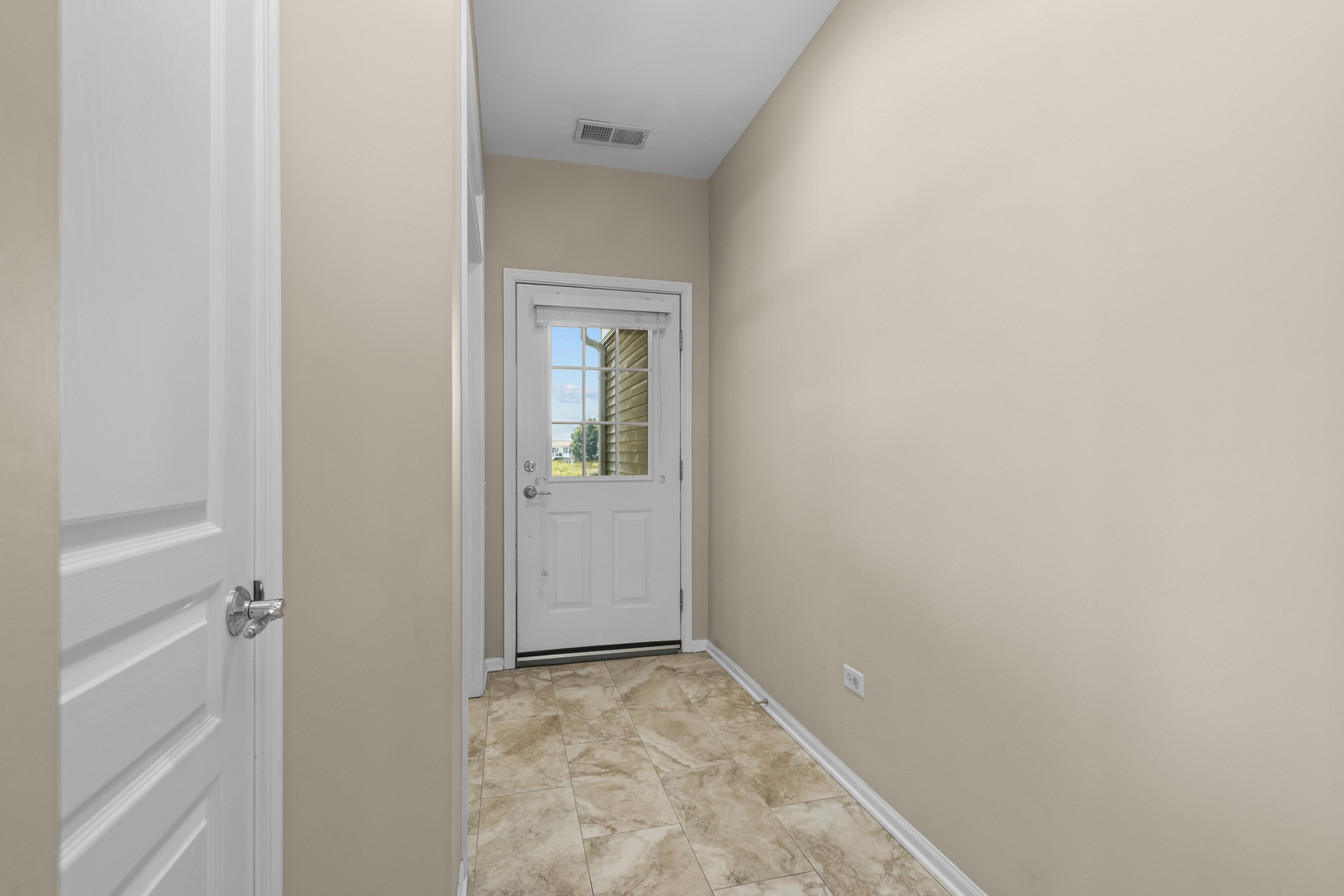 3114 Comstock Court Property Photo 3