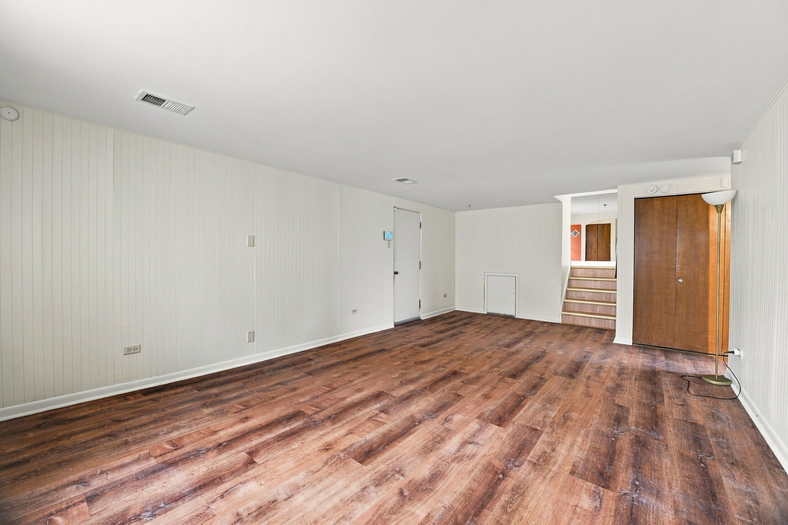 714 E 194th Street Property Photo 19