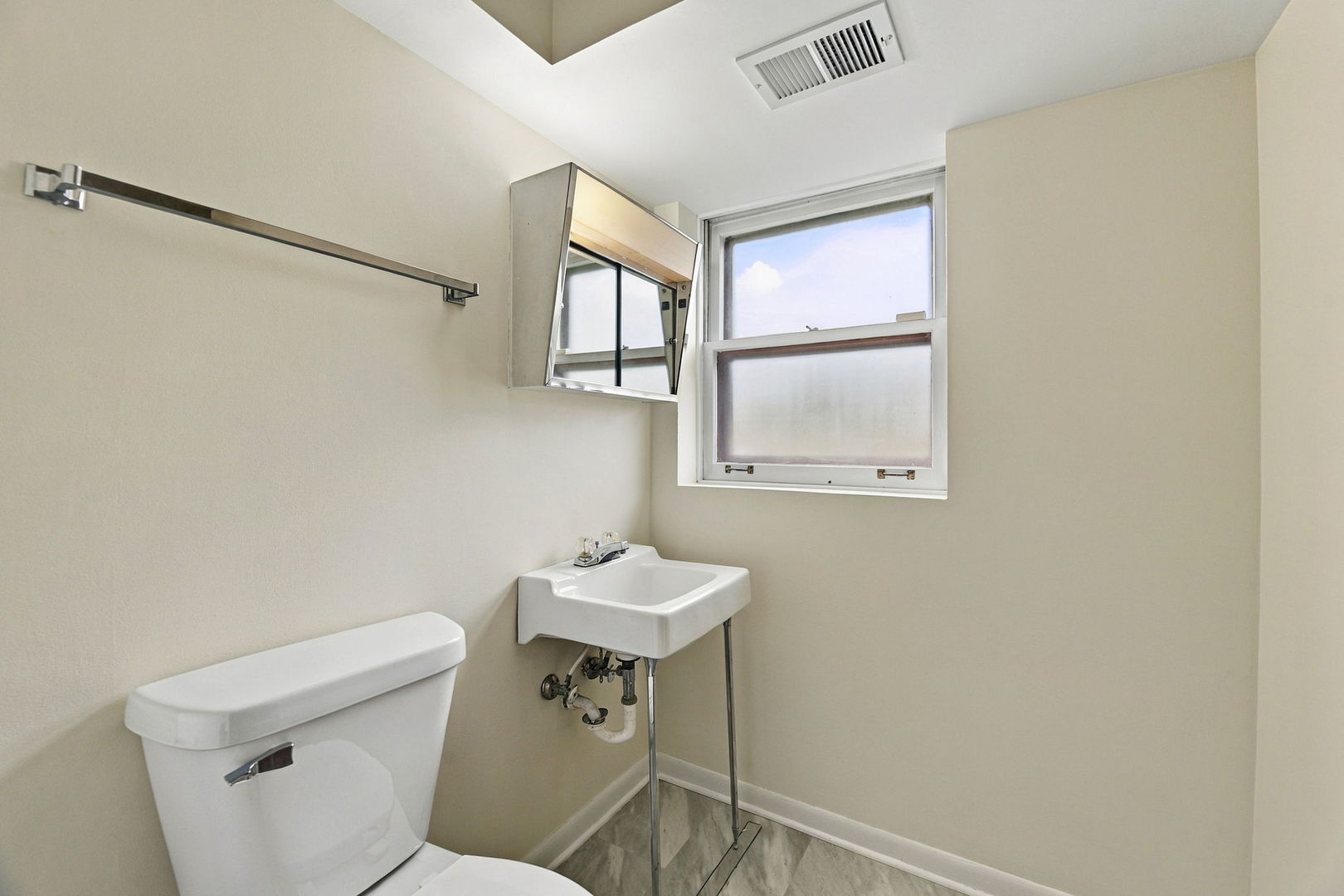 714 E 194th Street Property Photo 20